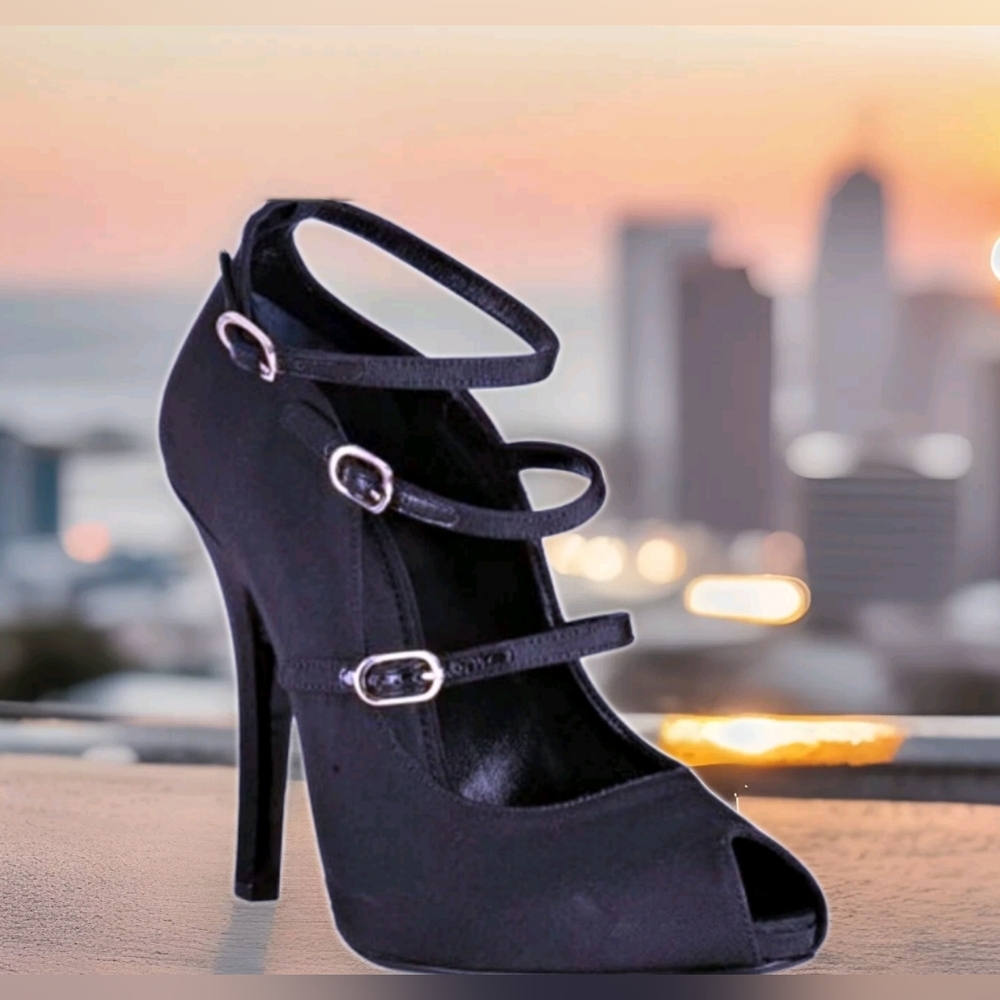 Flash Sale🔥Dolce & Gabbana peep toe  heels 38